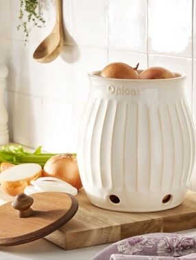 New 2026 The Pioneer Woman Colette Cream Onion Keeper with Wooden Lid